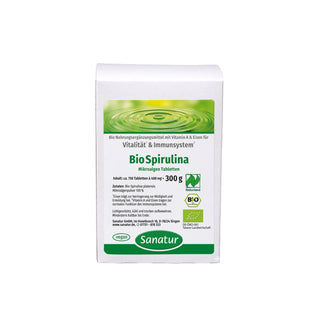 Packaging of BioSpirulina tablets by Sanatur on a white background