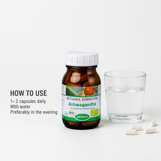 Sanatur Organic Ashwagandha with usage wording on a clean water background